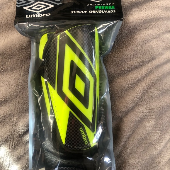 Umbro Other Nwt New Umbro Shin Guards Peewee Kids Youth Field Hockey Soccer Poshmark